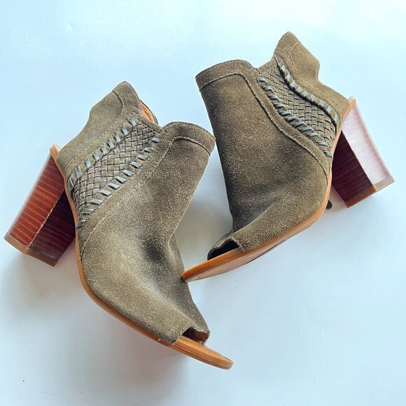 Franco Sarto “Sylvania” Booties‎ Size 7M Olive Green Suede Heeled Open Toe - Picture 1 of 8